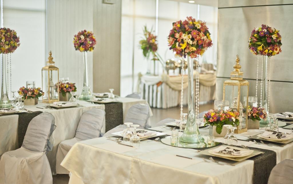 The Exchange Regency Residence Hotel Managed By Hii Pasig City Экстерьер фото