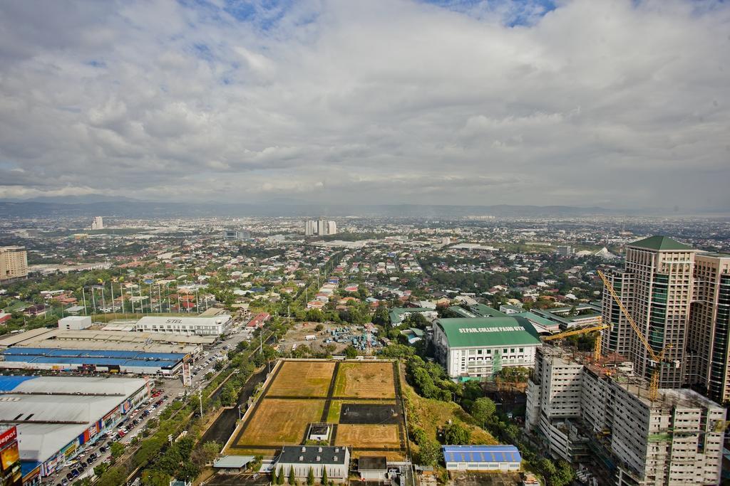The Exchange Regency Residence Hotel Managed By Hii Pasig City Экстерьер фото